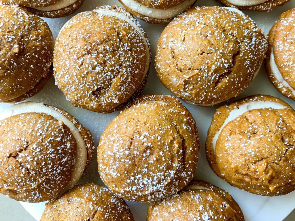 pumpkin whoopie pies